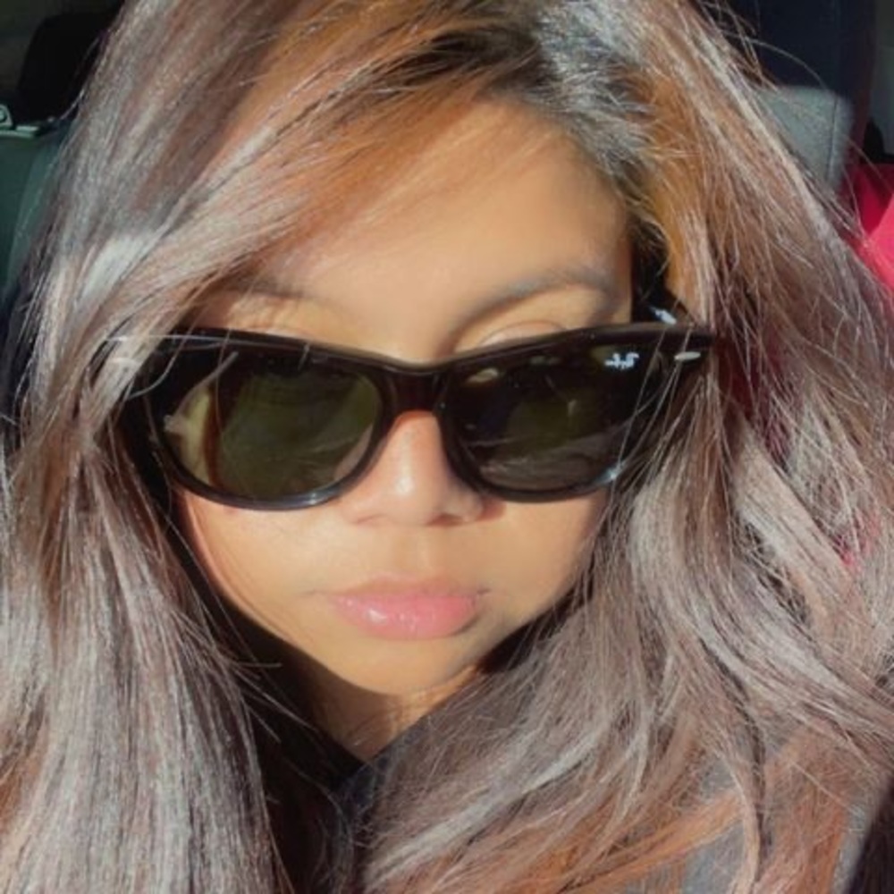 Meet your Posher, Mia